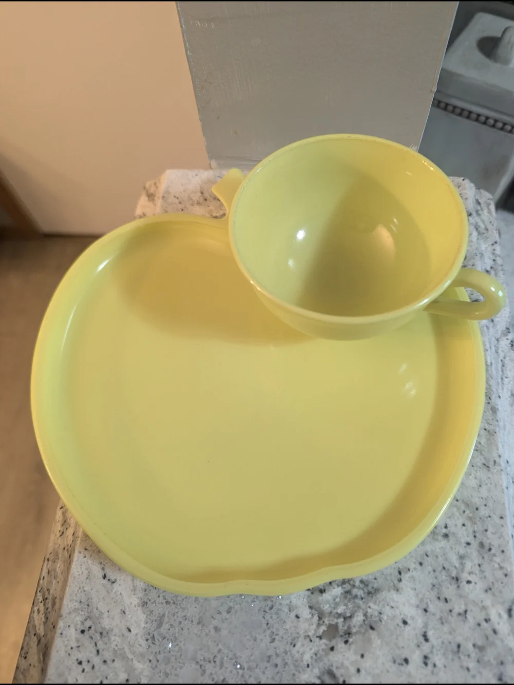 Hazel Atlas Lime Green Milk Glass Apple Luncheon Snack Cup Plate Set 1940's Mint